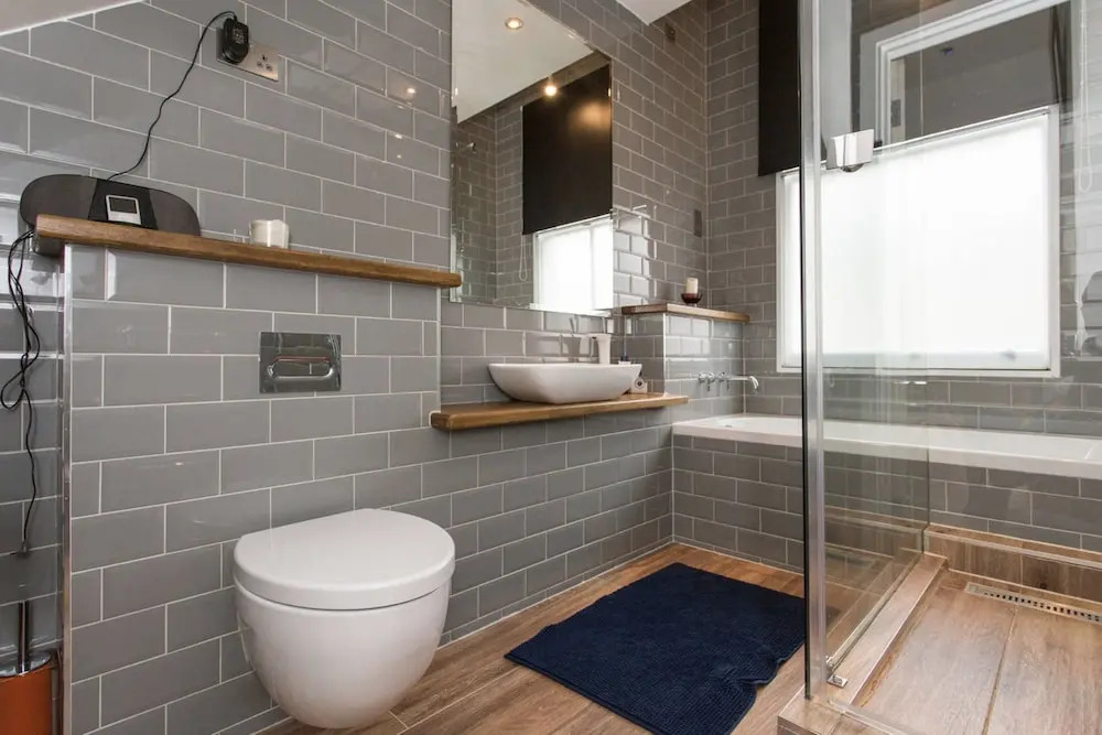 Bright & Spacious 2 Bed w/ Terrace near City Centre