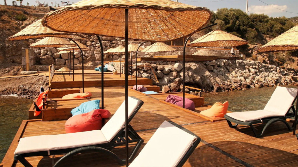 Assos Longevity Hotel