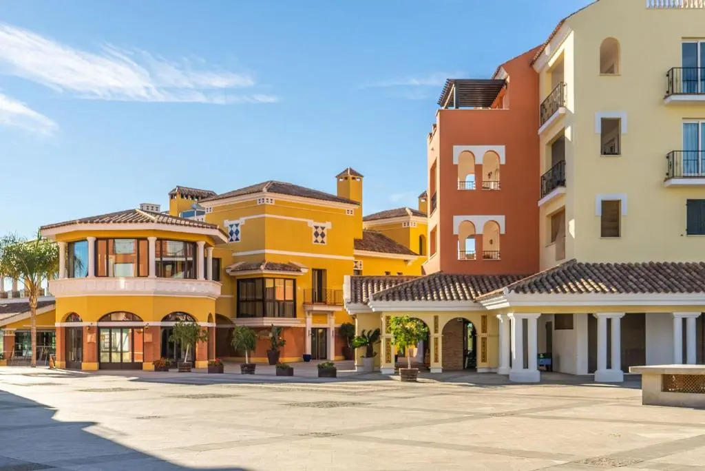 Apartment Near the Pool - MO4011LT