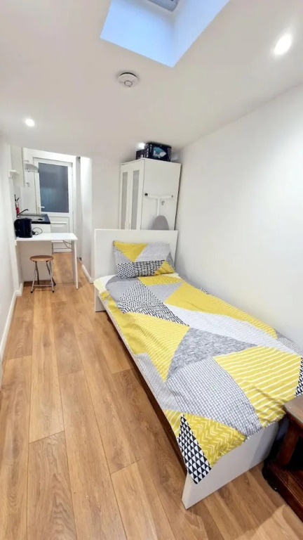 Cute Studio Apartment in South Croydon