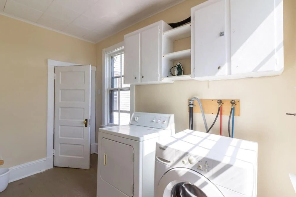 Cozy 3-bdrm in Uptown Saint John w Parking Coffee
