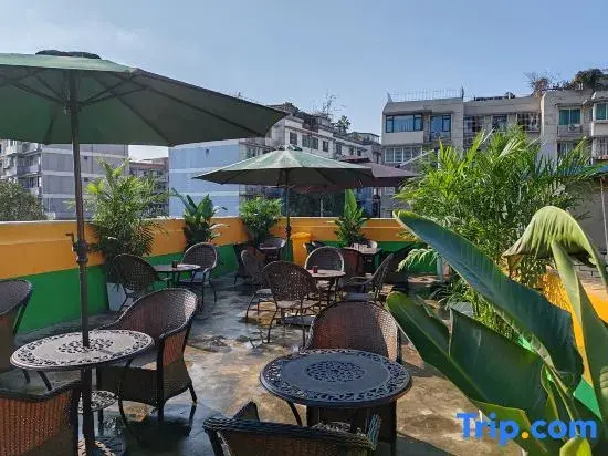 Youzhu Hostel (Shuhanludong Subway Station)