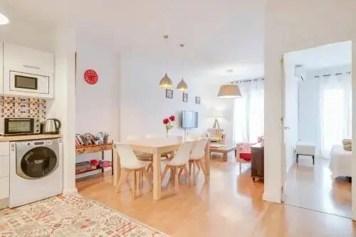 UrbanChicMalaga 3 Bedroom Spacious Quiet Historic Malaga Apt