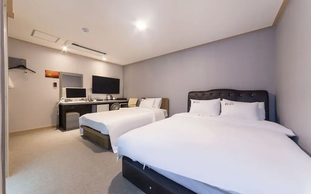 Oido Red Lighthouse Tourist Hotel