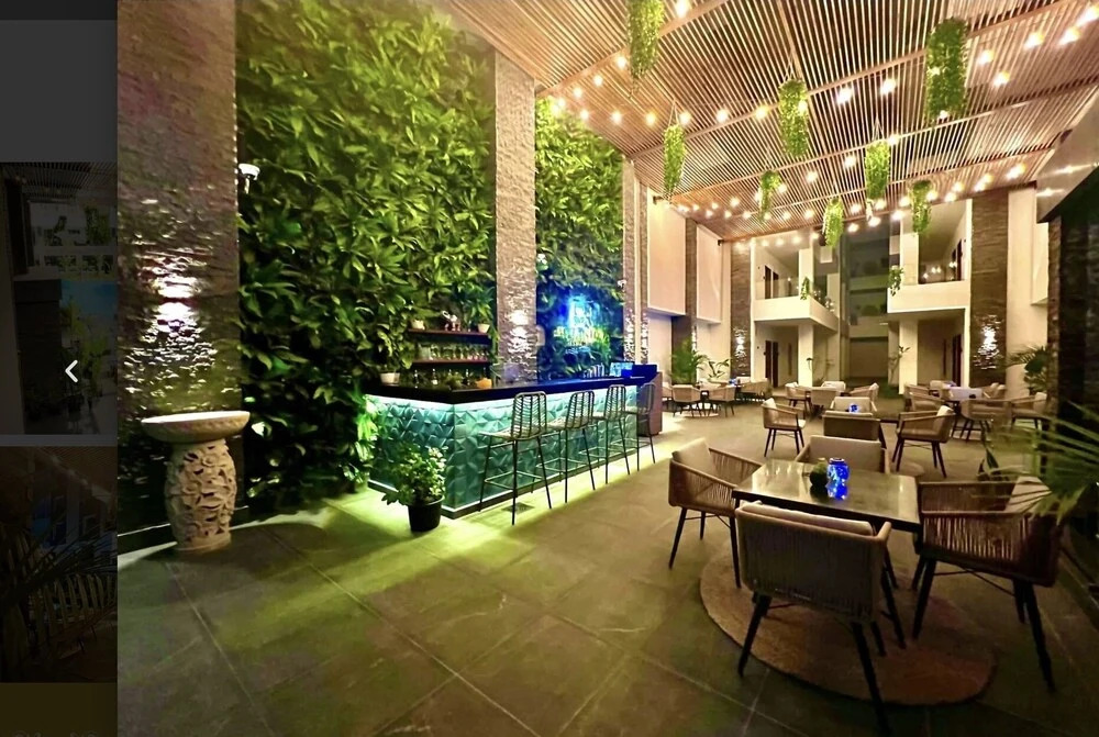 Luxury 95m Penthouse - Boutique Resort & Wifi