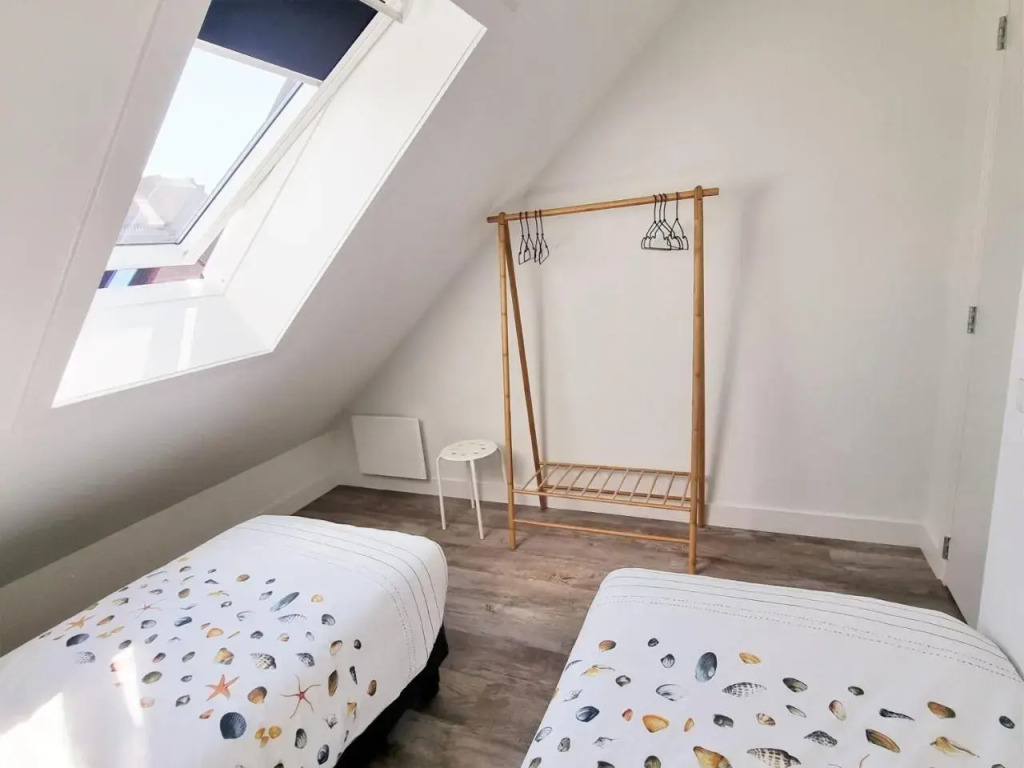 DJV86 NEW Modern holiday home in central location