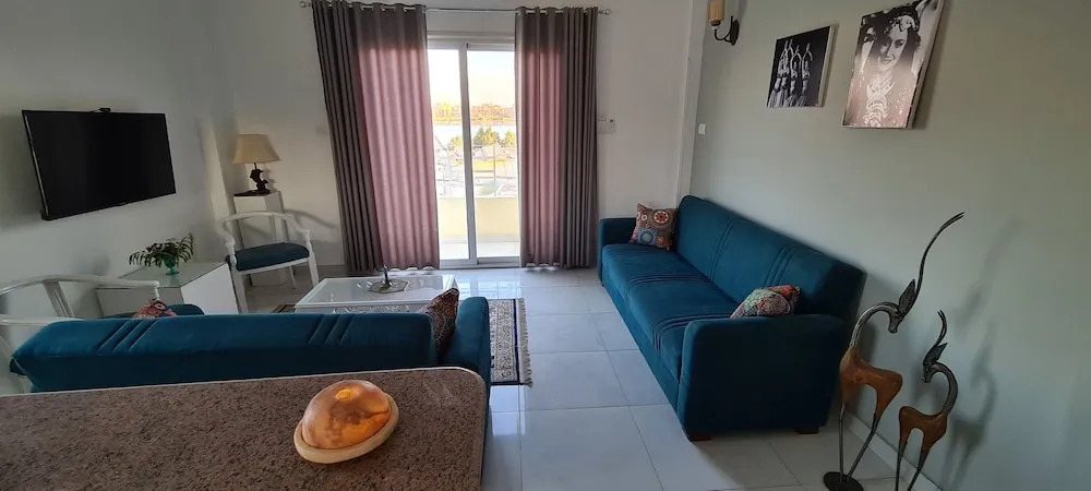 Senmut Luxory Apartments