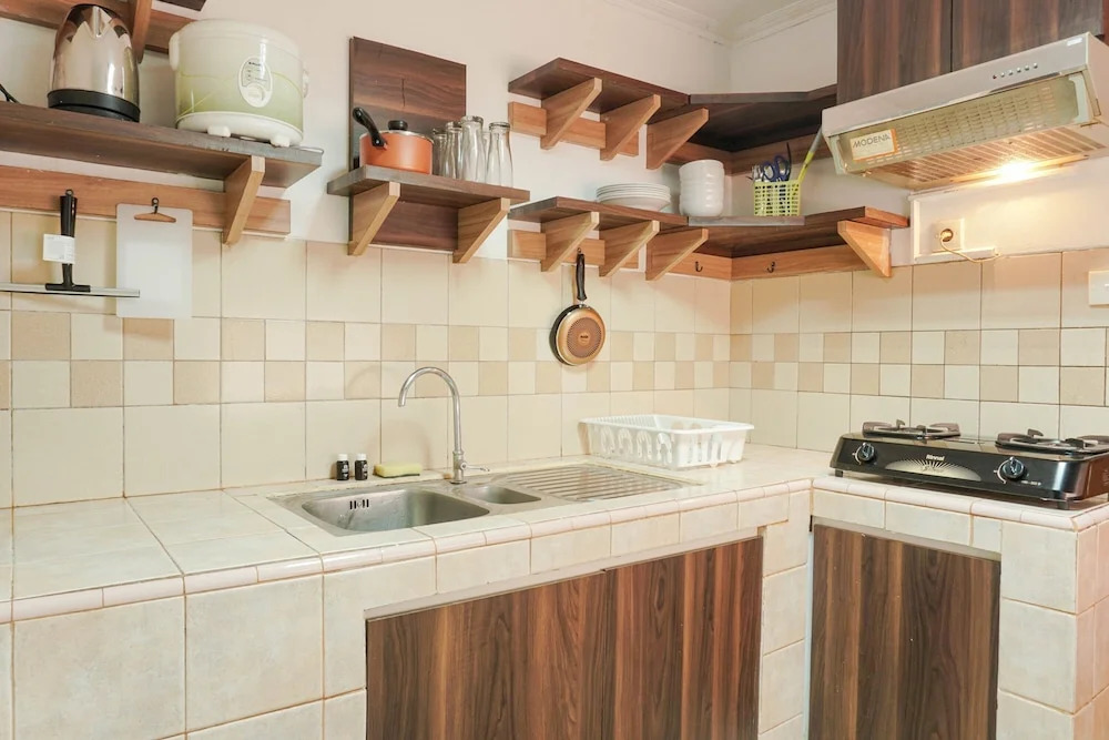 Modern Elegant and Good 3BR at Pangeran Jayakarta Apartment