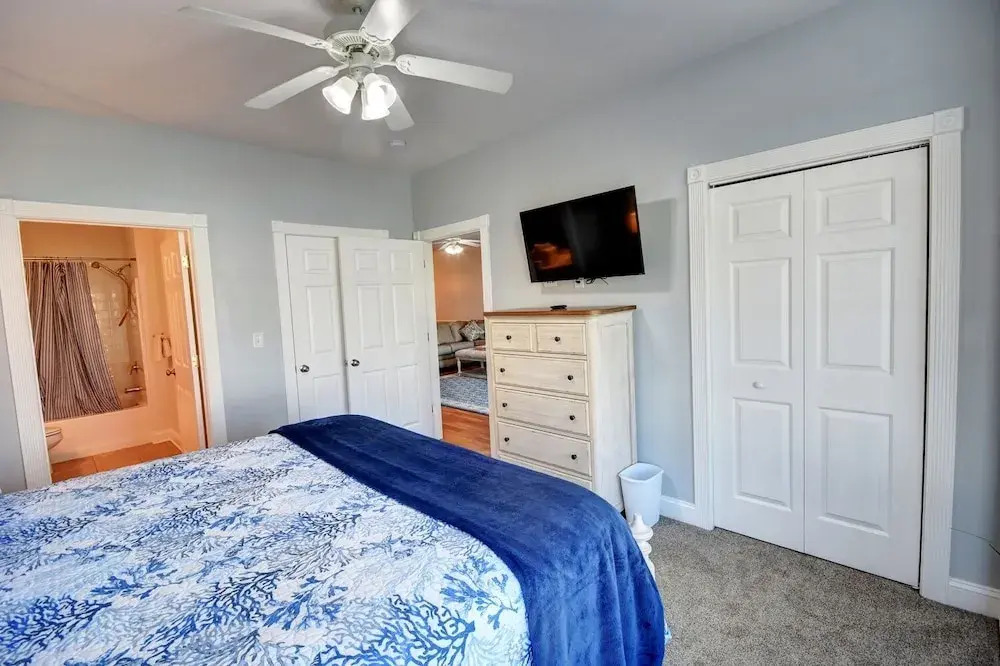 4827 Magnolia Lake Drive, #302 3 Bedroom Condo by RedAwning