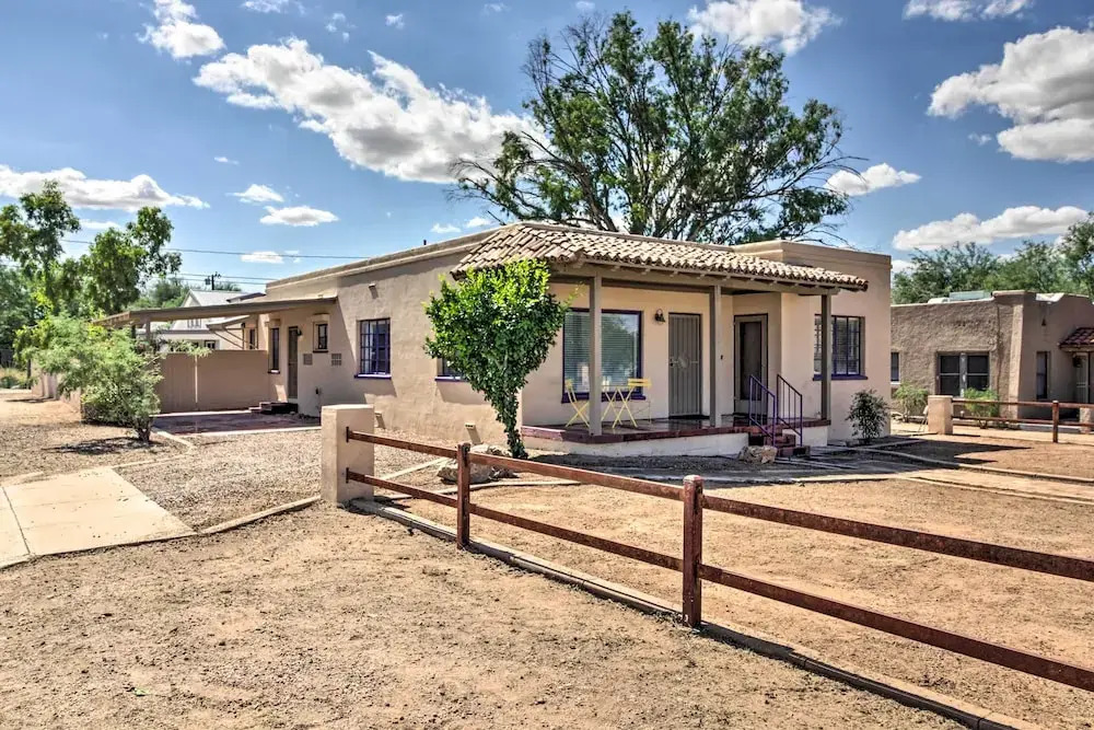 Tranquil Tucson Home w/ Yard - Walk to U of A