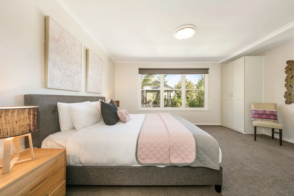 Boutique Stays - Sandy Breeze 1