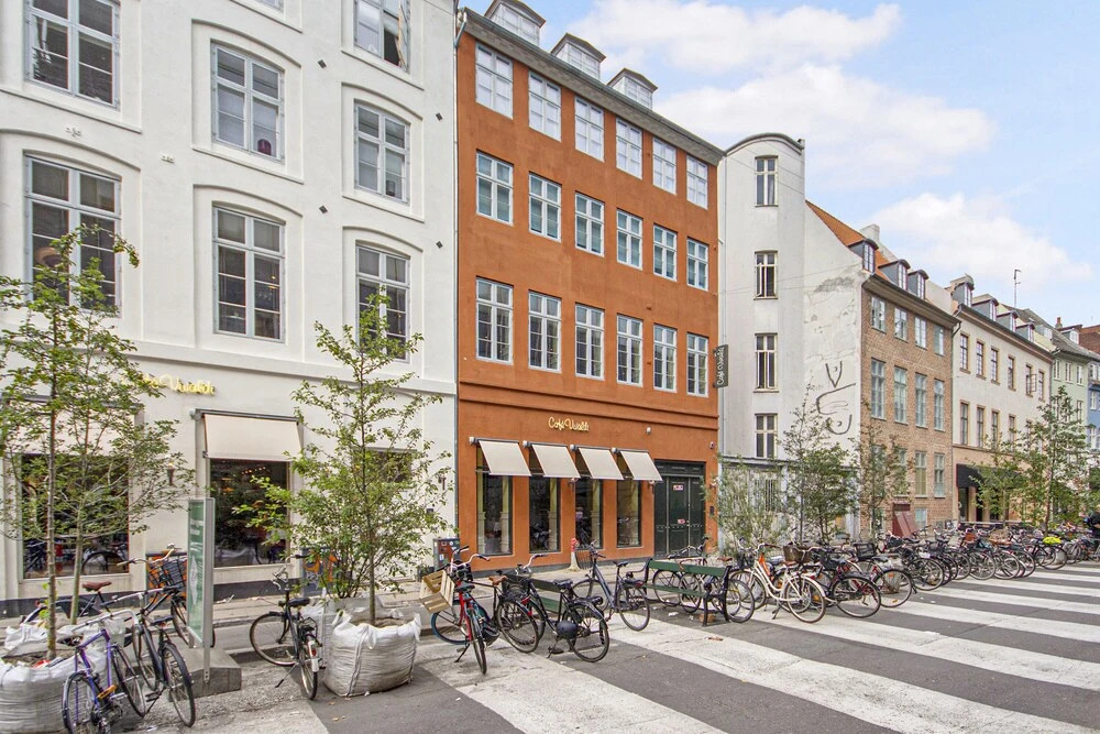 Regent 1 - Lovely 2-bdr Apt w Terrace