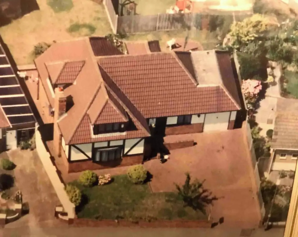 A Village Tranquil Modern Tudor House sea Views