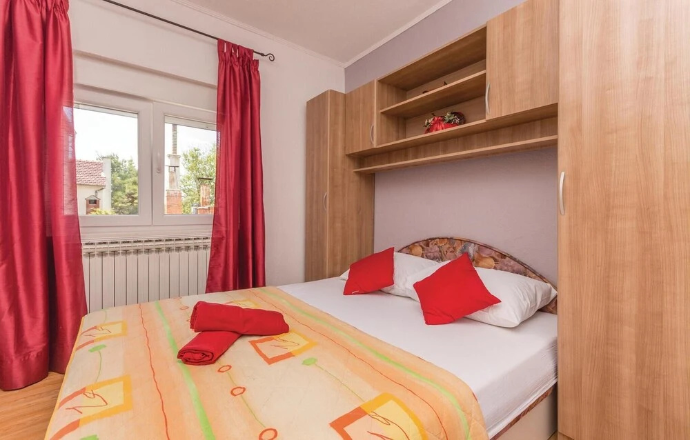 Amazing Home in Biograd With Wifi and 2 Bedrooms