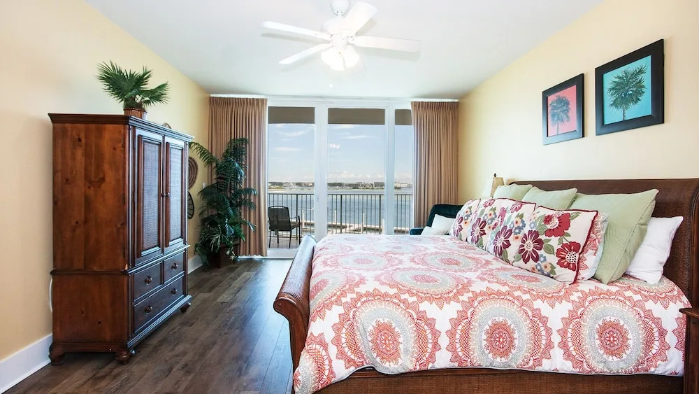 Three Bedroom Condo With Calming Bay Views - Unit Crd0303
