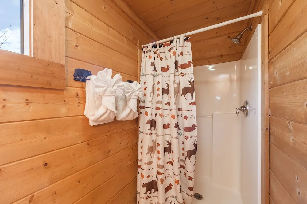 Something Extra 2 Bedroom Cabin by RedAwning