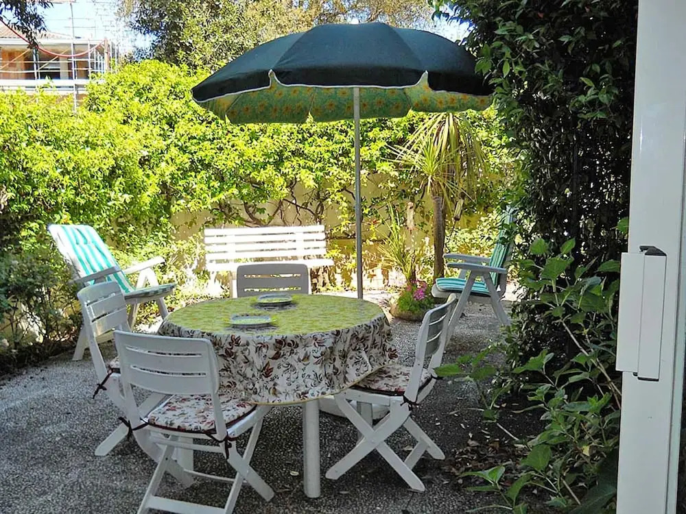 House With 3 Bedrooms in Sabaudia, With Wonderful Lake View and Enclosed Garden Near the Beach