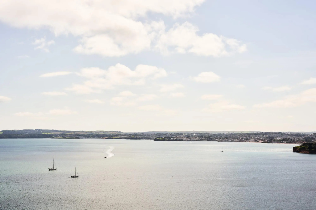 The Maidencombe Studio - Comfortable Couples Retreat with Stunning Coastal Views