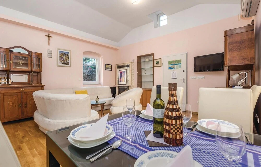 Amazing Home in Opatija with Hot Tub, WiFi & 3 Bedrooms