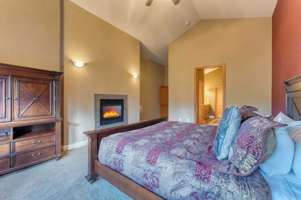 Luxe All-season Retreat by Avantstay Prime Location, Near Skiing