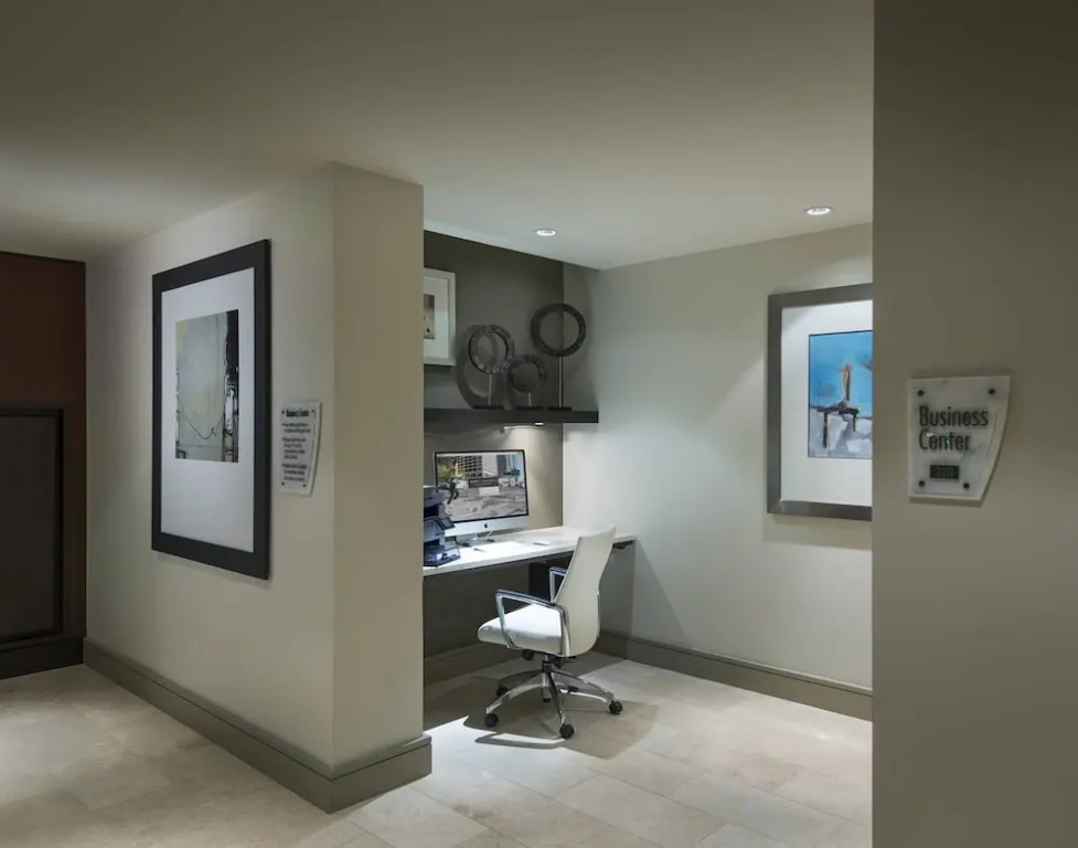 Luxurious Studio in the Seaport District