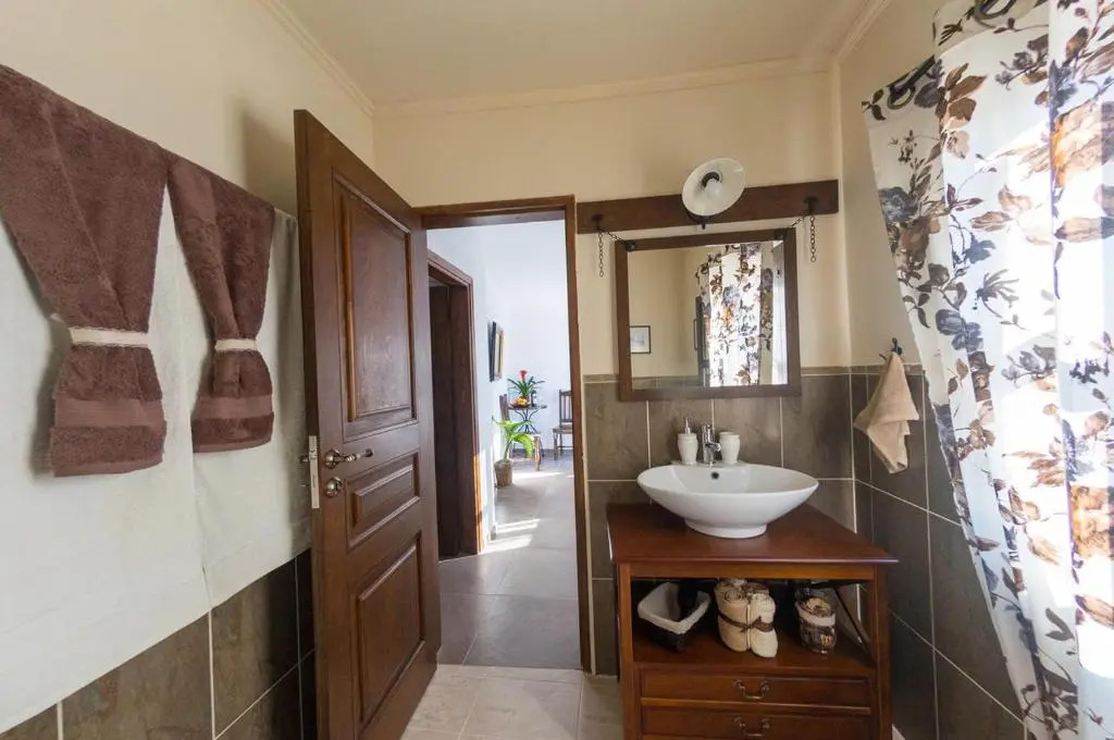 Villa Leon - Private courtyard serenity