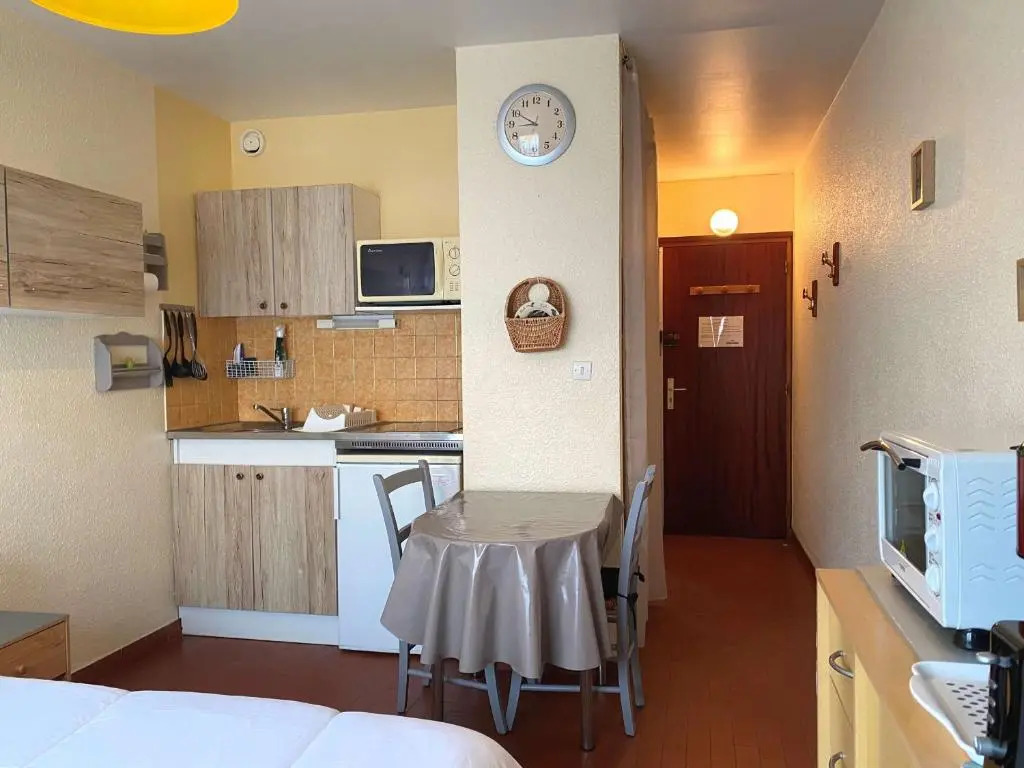 Appartement Balaruc-les-Bains, 1 pièce, 2 personnes - FR-1-553-80