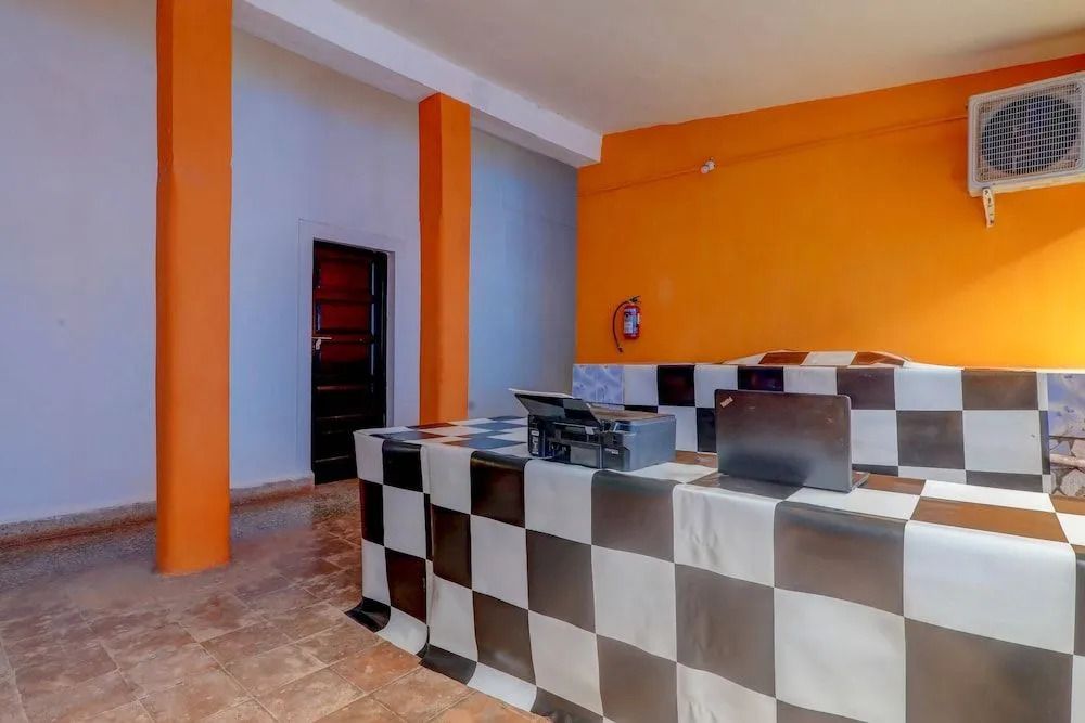 OYO 62737 Alfa Guest House