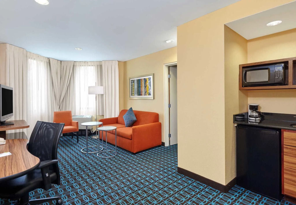 Fairfield Inn and Suites Chicago Lombard