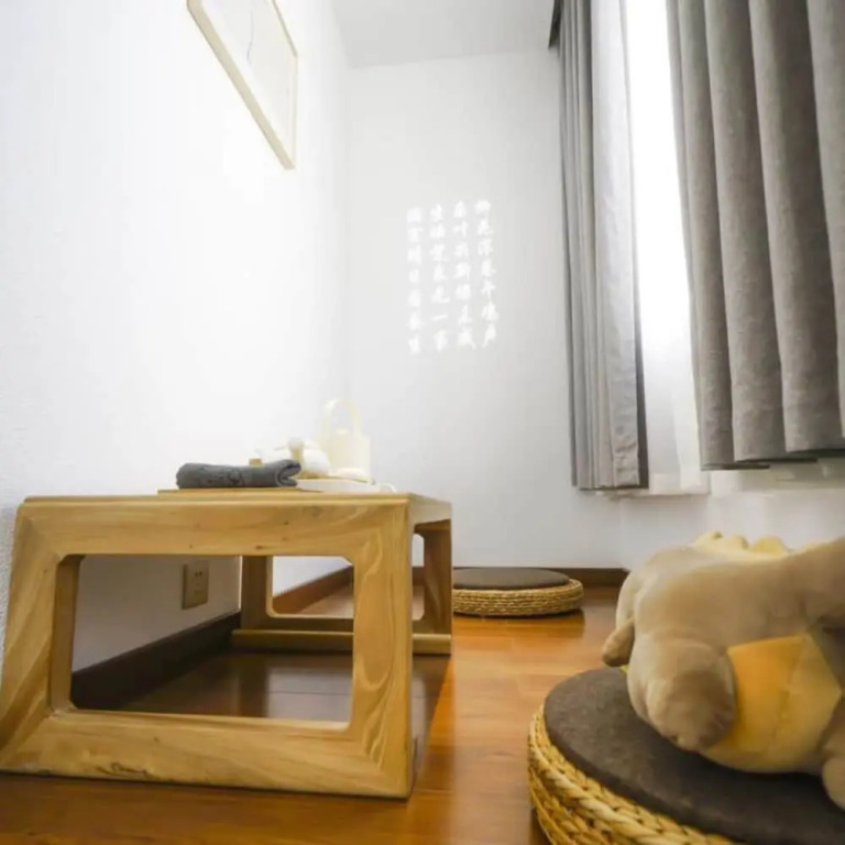 Yinlu Bedroom Fenghuang Hongqiao Shop
