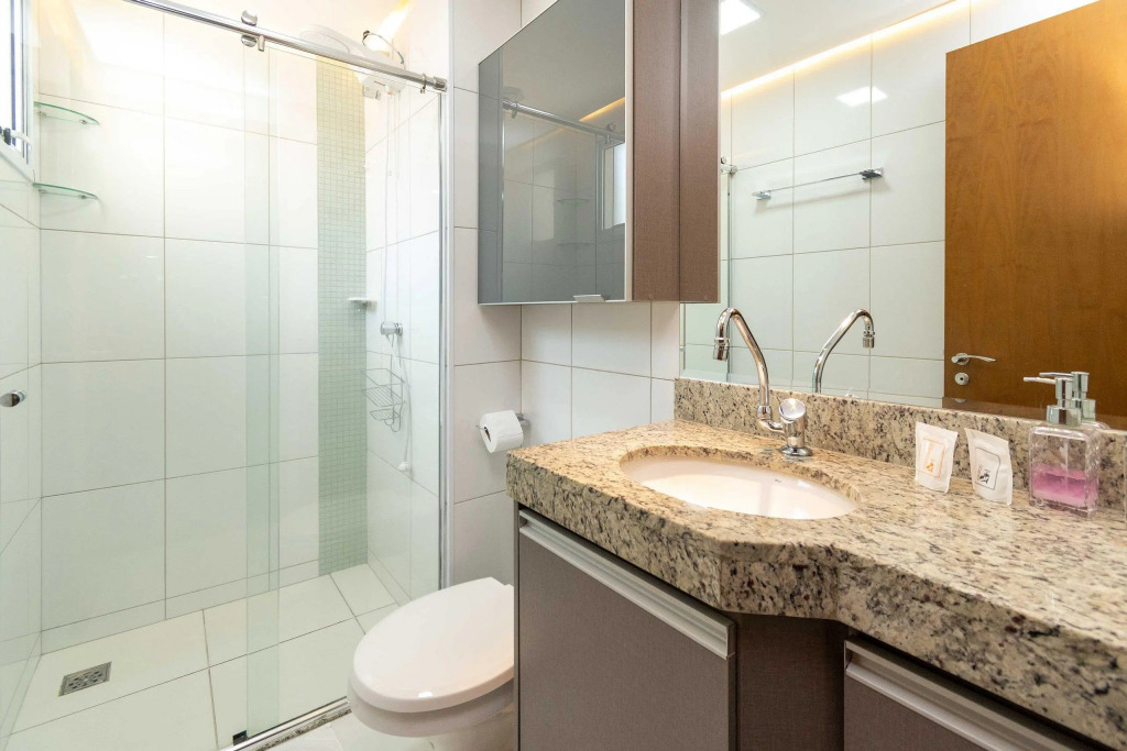 Elegante apartamento de 2 quartos no Setor Bueno - Andar Alto - Ed. The Expression - TH2202