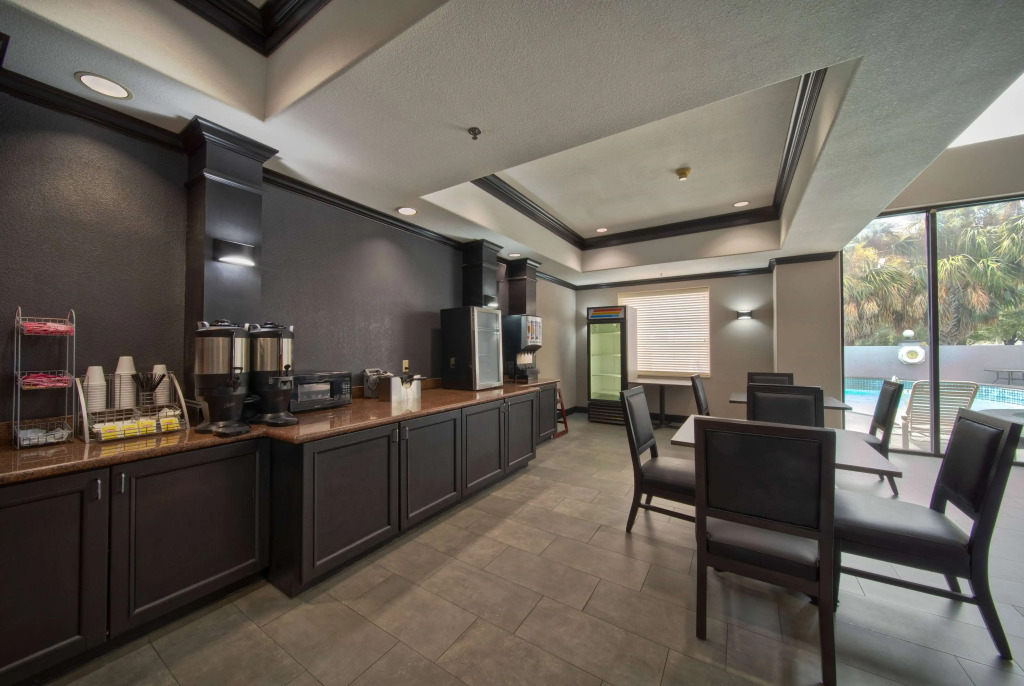 Wingate by Wyndham Houston Bush Intercontinental Airport