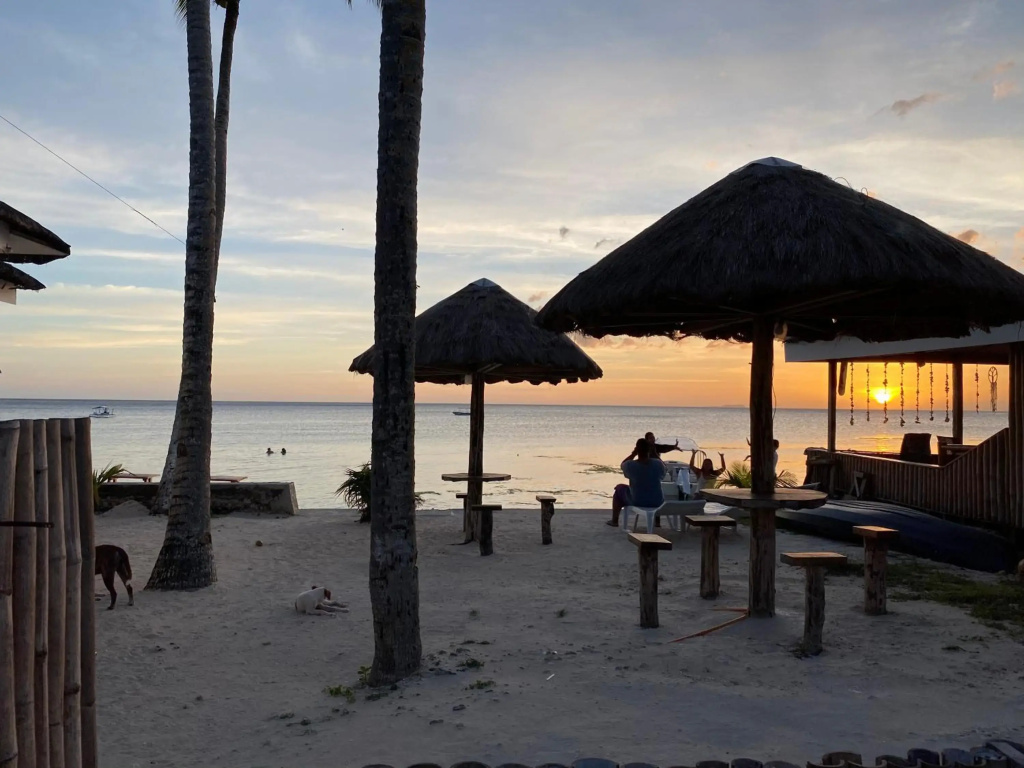 Golden Sunset Inn