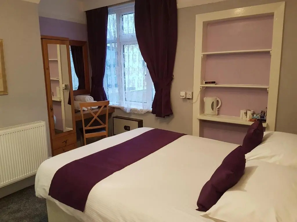 Meadows Way Guest House