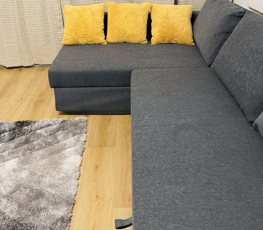 Walk to Lcy Airport/ Excel /dlr 1Br Flat