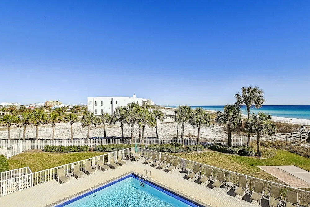 Destin On The Gulf 304 2 Bedroom Condo by RedAwning