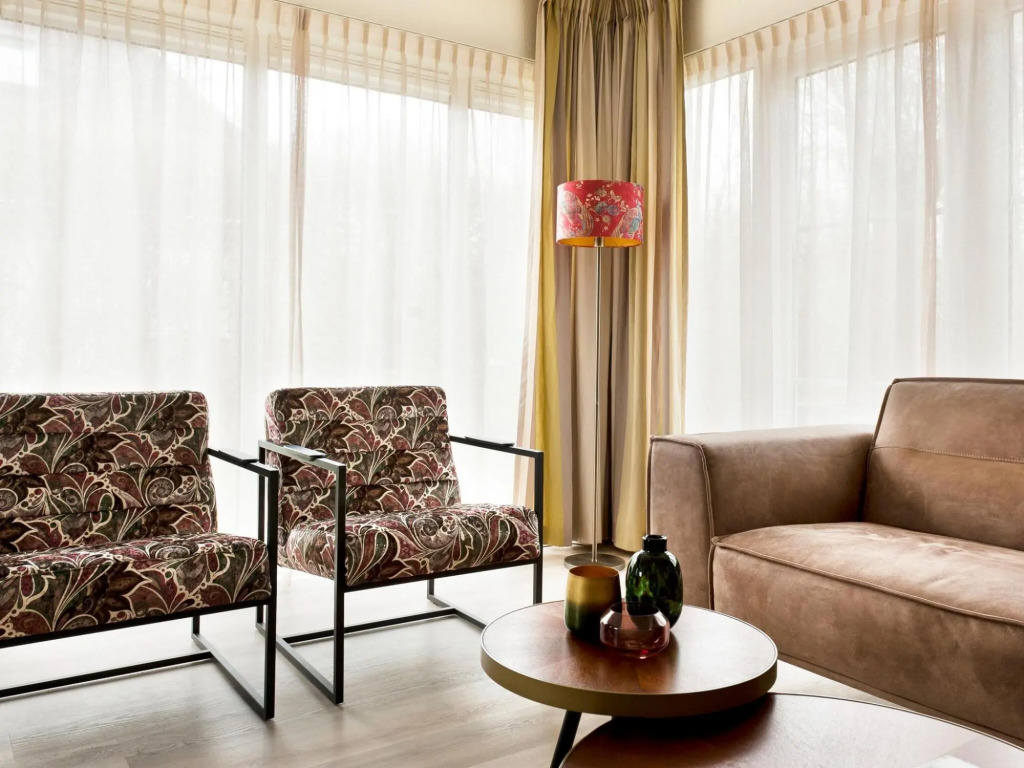 Bungalow in Friesland with Private Spa & Sloop
