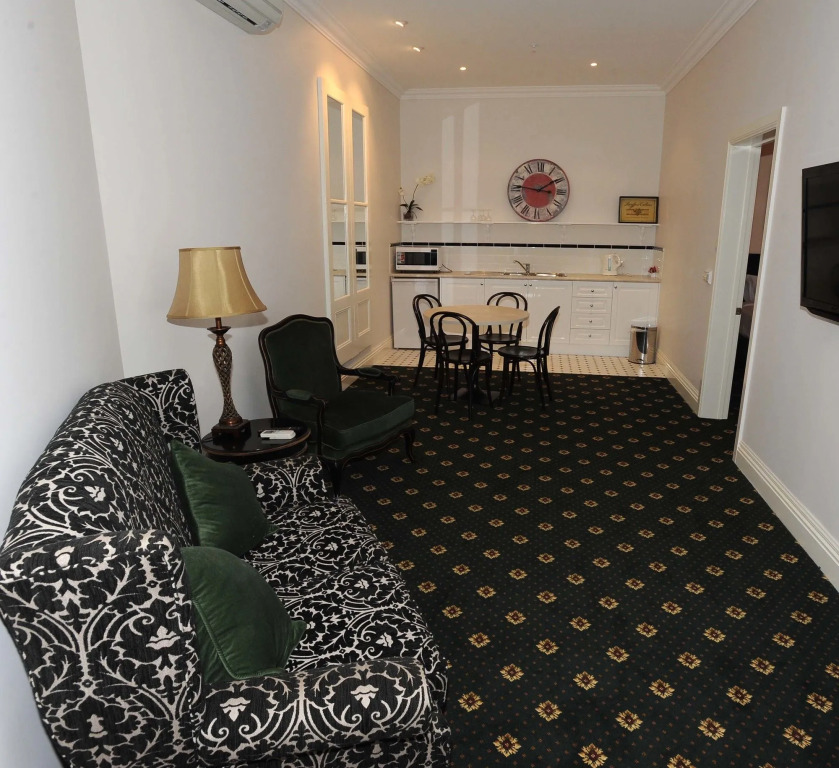 Yarrawonga Hotel