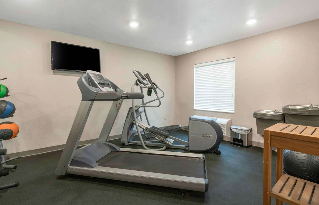 Extended Stay America Select Suites - Louisville - Airport