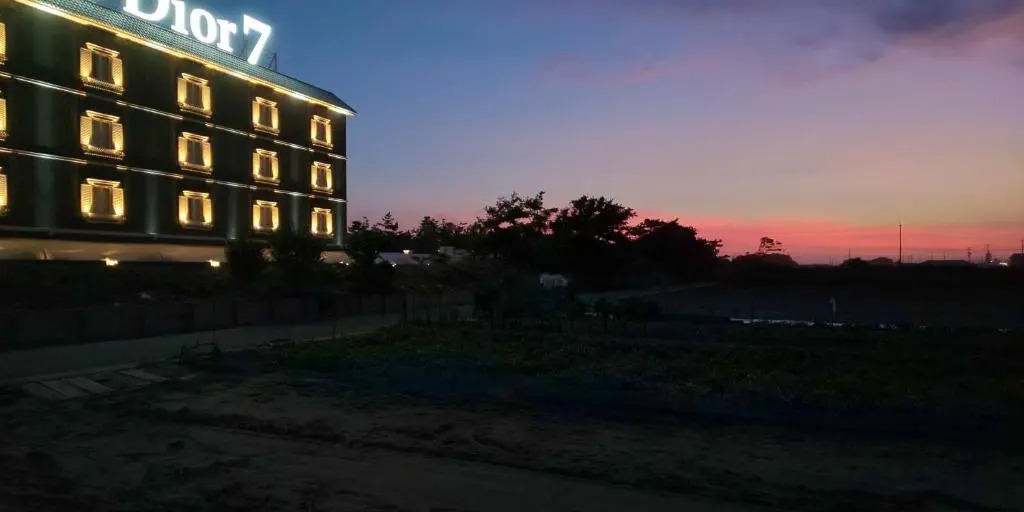 HOTEL Dior7