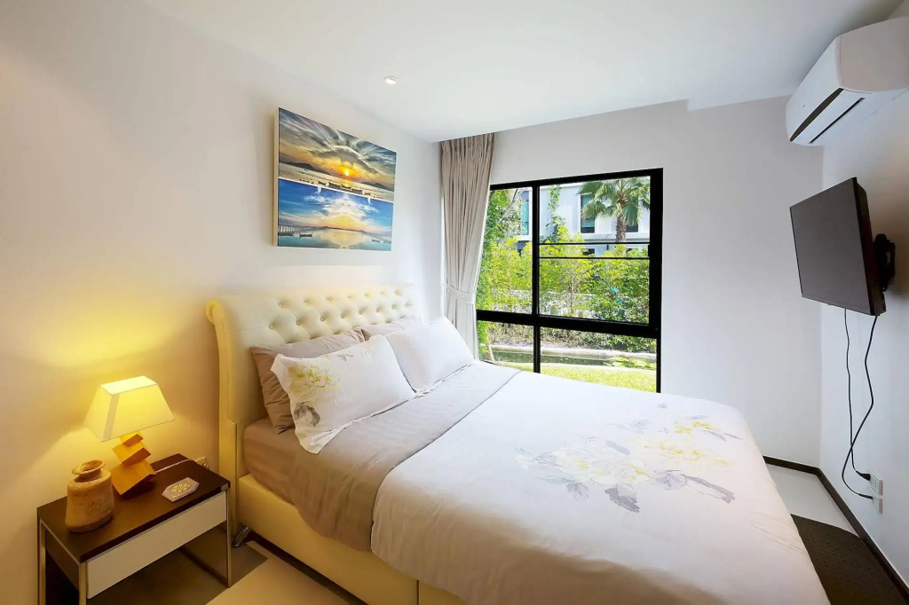 The Title Condo by Tropiclook