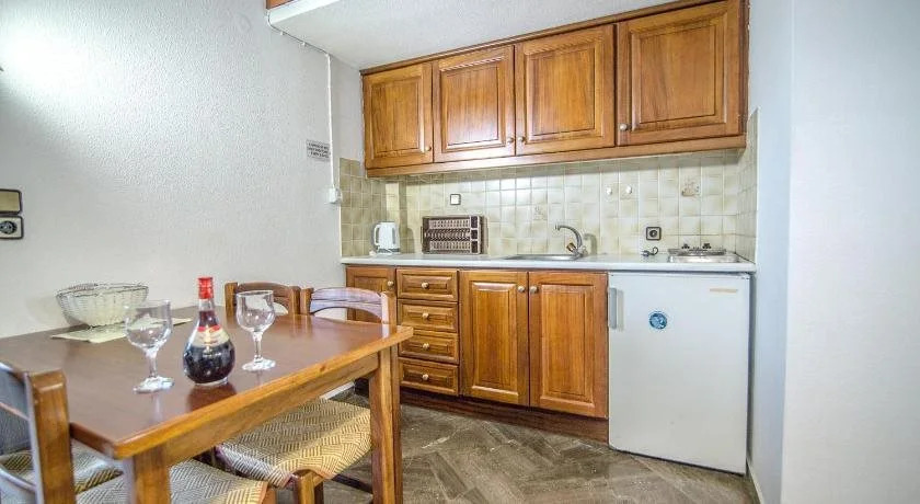 Elpida Apartments