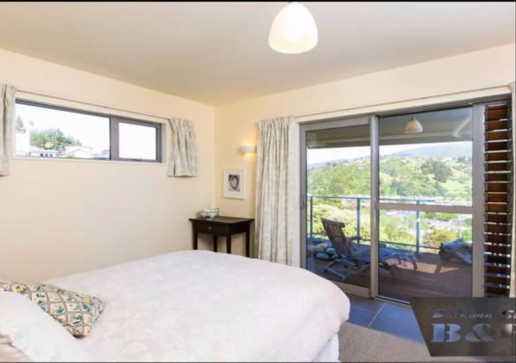 Baldwin Street BNB