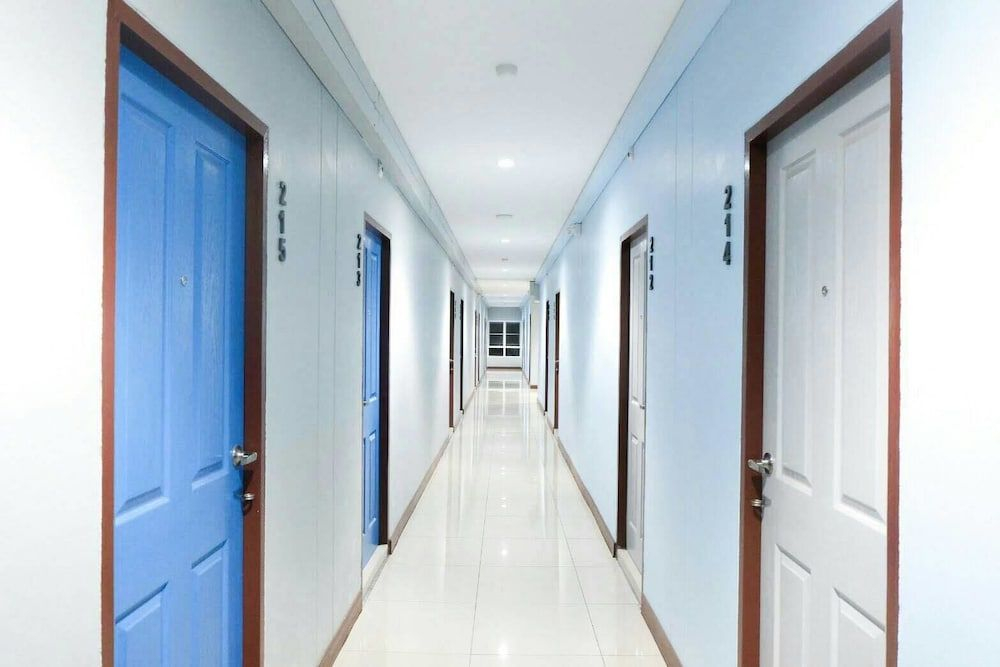 โรงแรม เดอะริช ราชพฤกษ์ โฮเทล แอนด์ เรสซิเดนซ์
