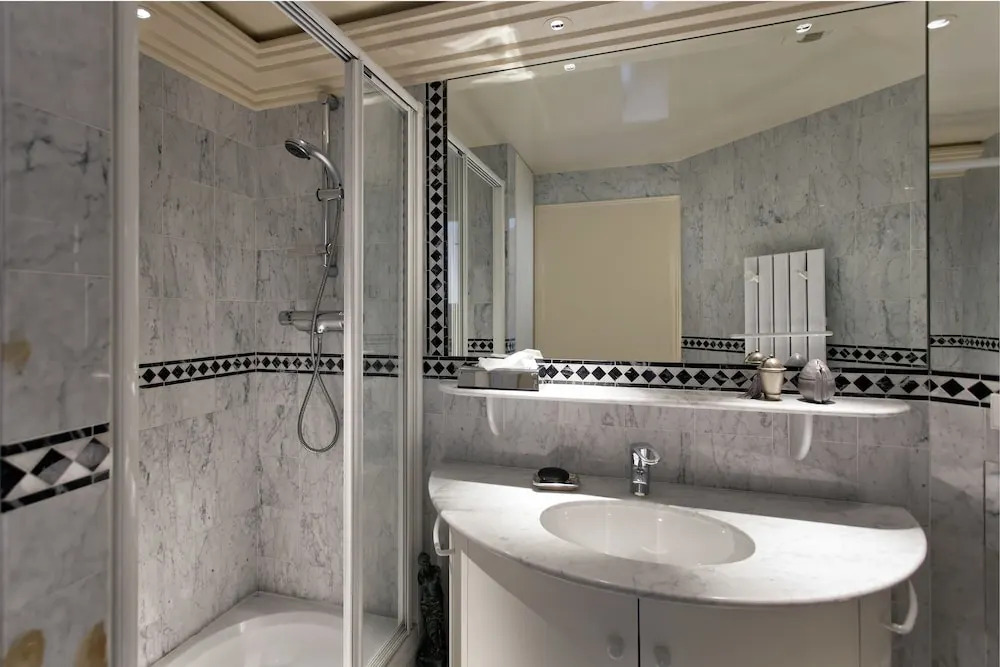 Amazing apartment in luxury residence