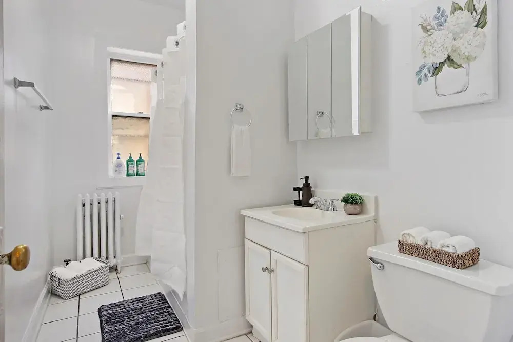 Feel at Home 2BR Apt - Buckingham 3
