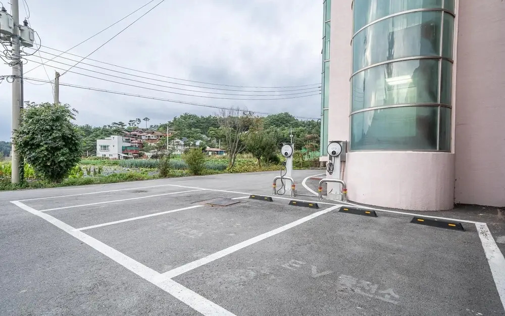 Hoengseong New World Motel