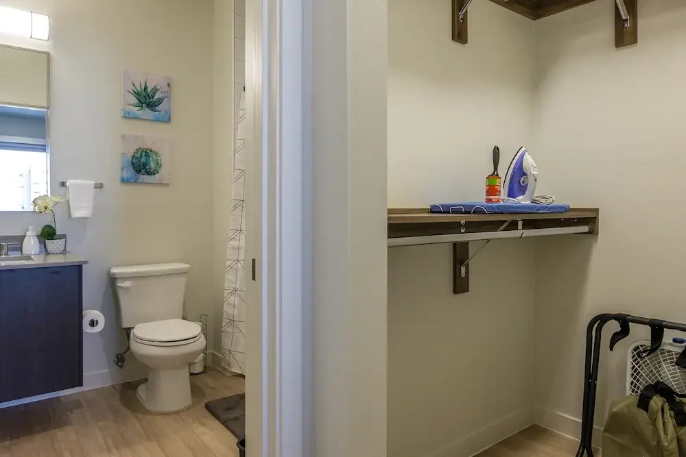 Comfy Downtown Apartments by Frontdesk