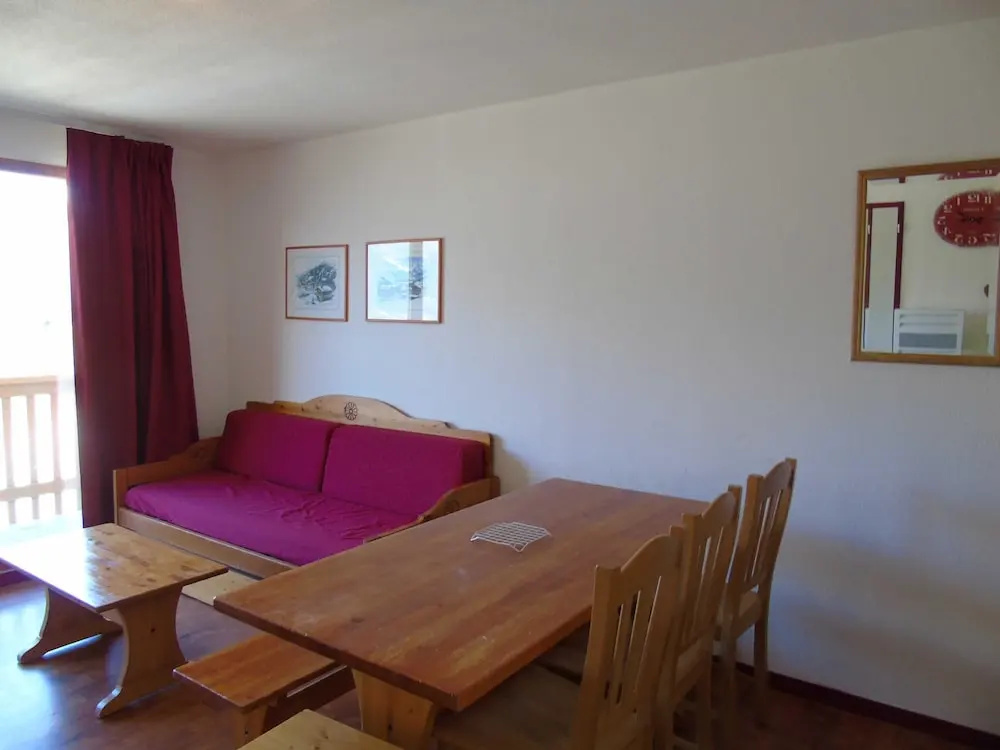 Lou Services Apartment CB70 LSI 001