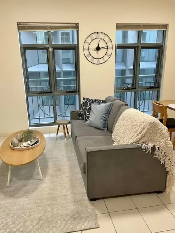 Morgan Place Central Melbourne CBD Apartment on Flinders Lane Late Check-out Complimentary Welcome Hamper